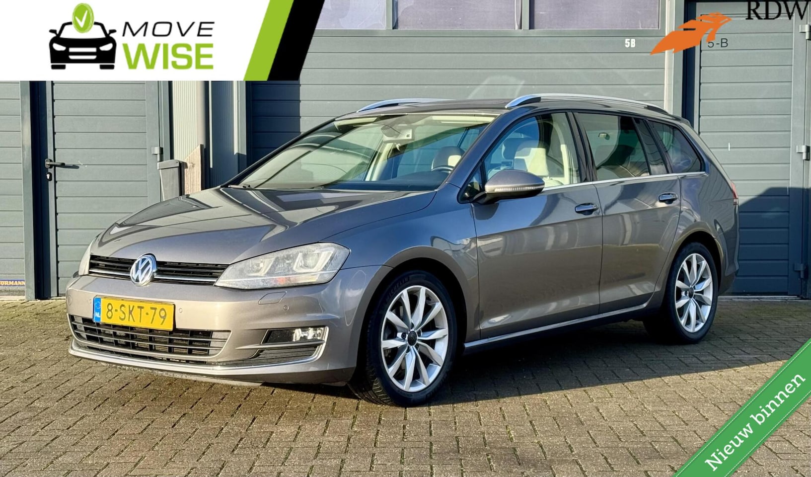 Volkswagen Golf Variant - 1.2 TSI 105pk Highline | Sportline | Chique Bekleding | Panoramadak | Trekhaak | Dynaudio - AutoWereld.nl