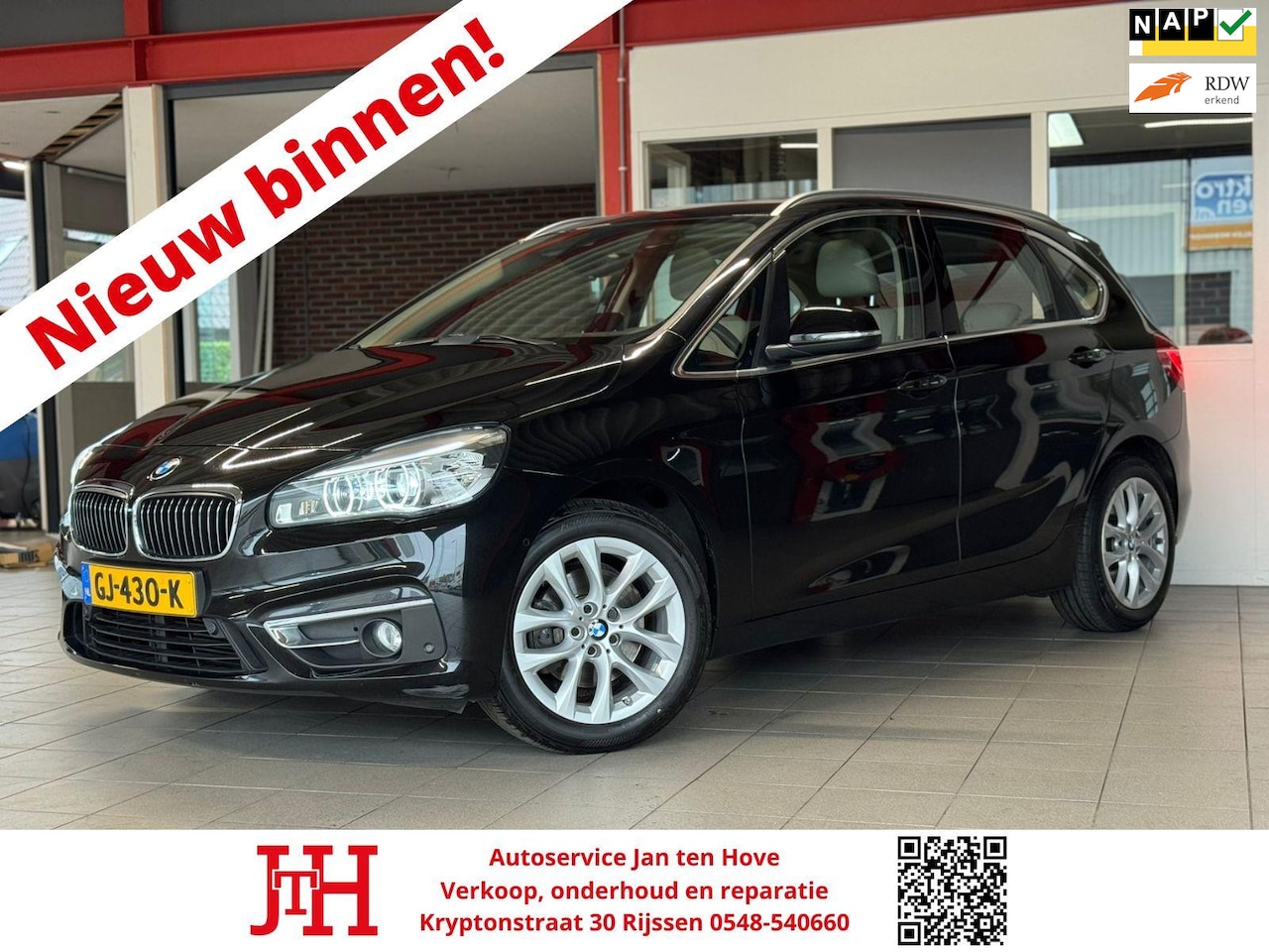 BMW 2-serie Active Tourer - 220i Luxury*Automaat*Panorama dak*Trekhaak*Keyless*Stoelverwarming* - AutoWereld.nl