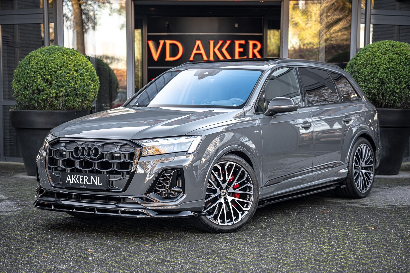 Audi Q7 - 60 TFSIe Competition | Carbon | B&O 3D | Np. 175K IOnderstelpakket | 4Wsturing - AutoWereld.nl