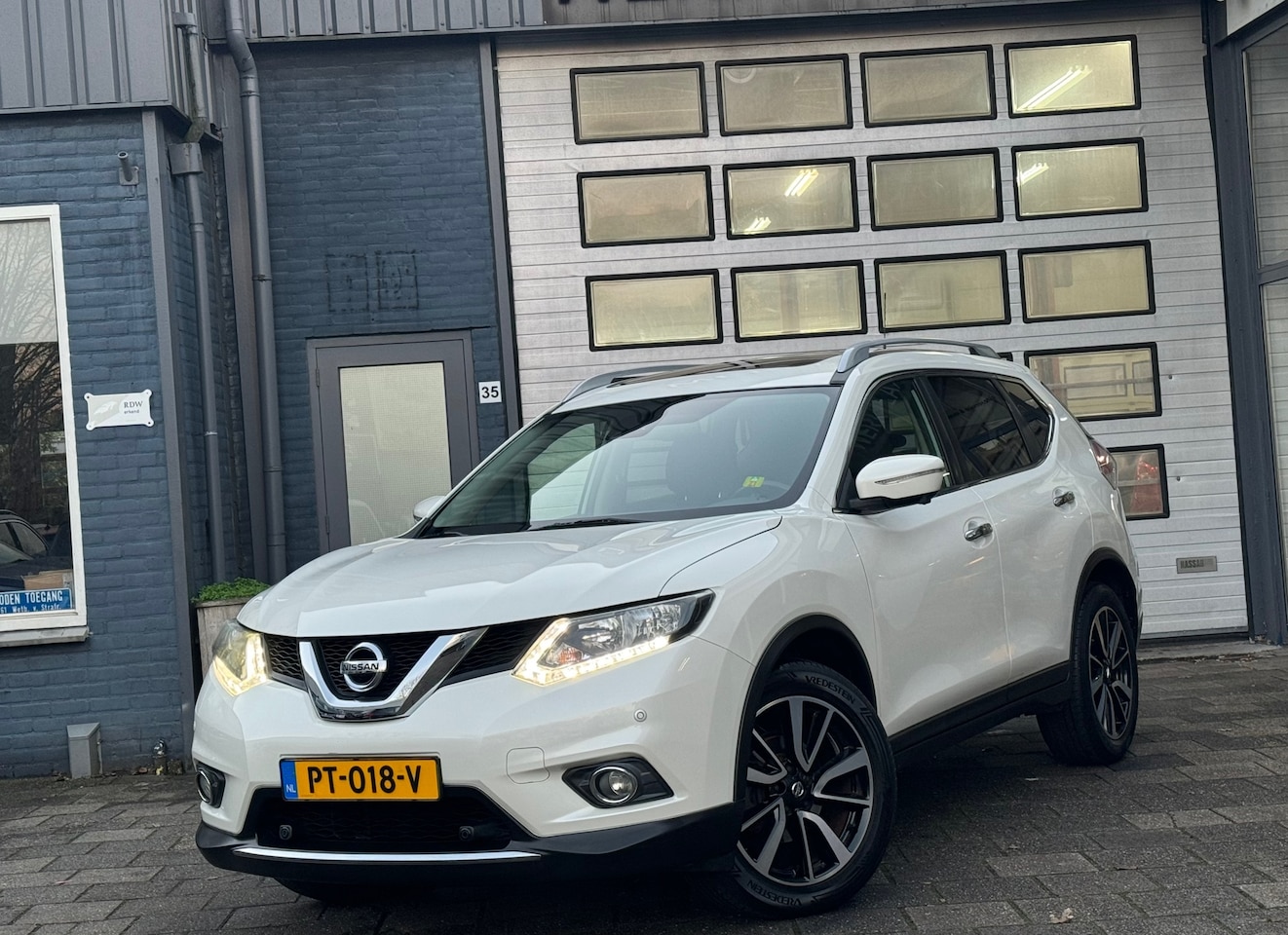 Nissan X-Trail - 1.6 DIG-T N-Connecta | Clima | Camera | Pano | Navi - AutoWereld.nl