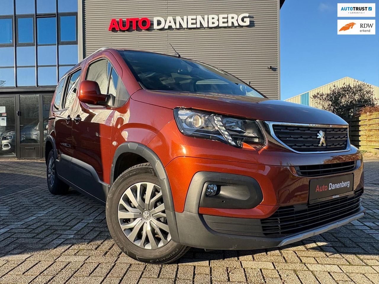 Peugeot Rifter - 1.2 Puretech Allure PANO WEINIG KM - AutoWereld.nl