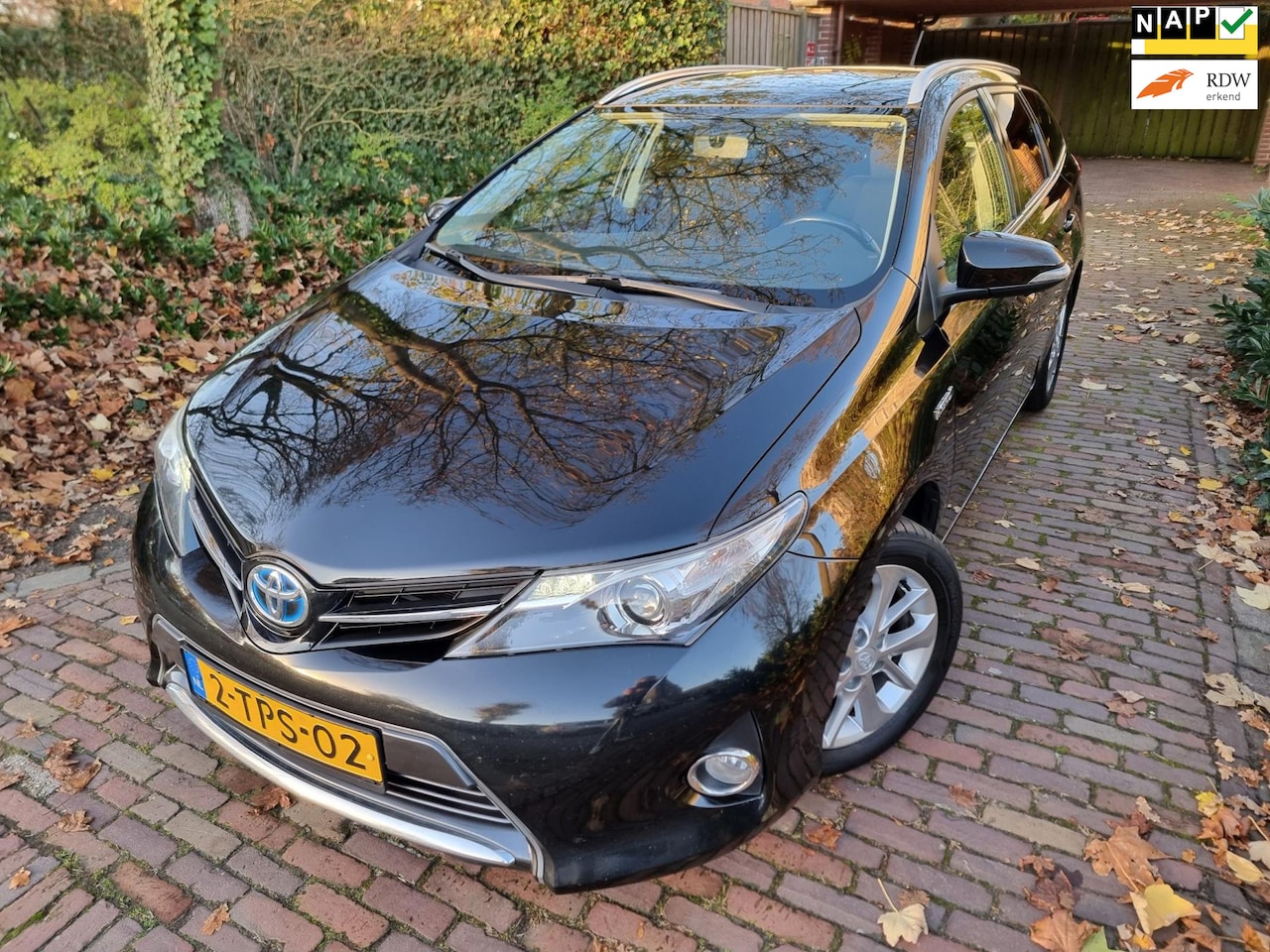 Toyota Auris Touring Sports - 1.8 Hybrid Lease Panoramadak - AutoWereld.nl