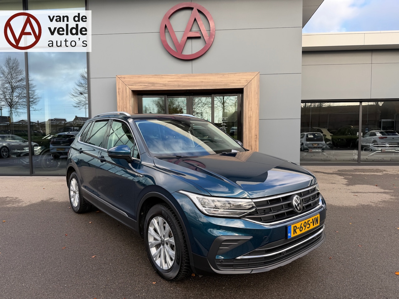 Volkswagen Tiguan - 1.5 TSI Life Business | Trekhaak | Keyless | Virtual cockpit | Elek. Achterklep | Rijklaar - AutoWereld.nl