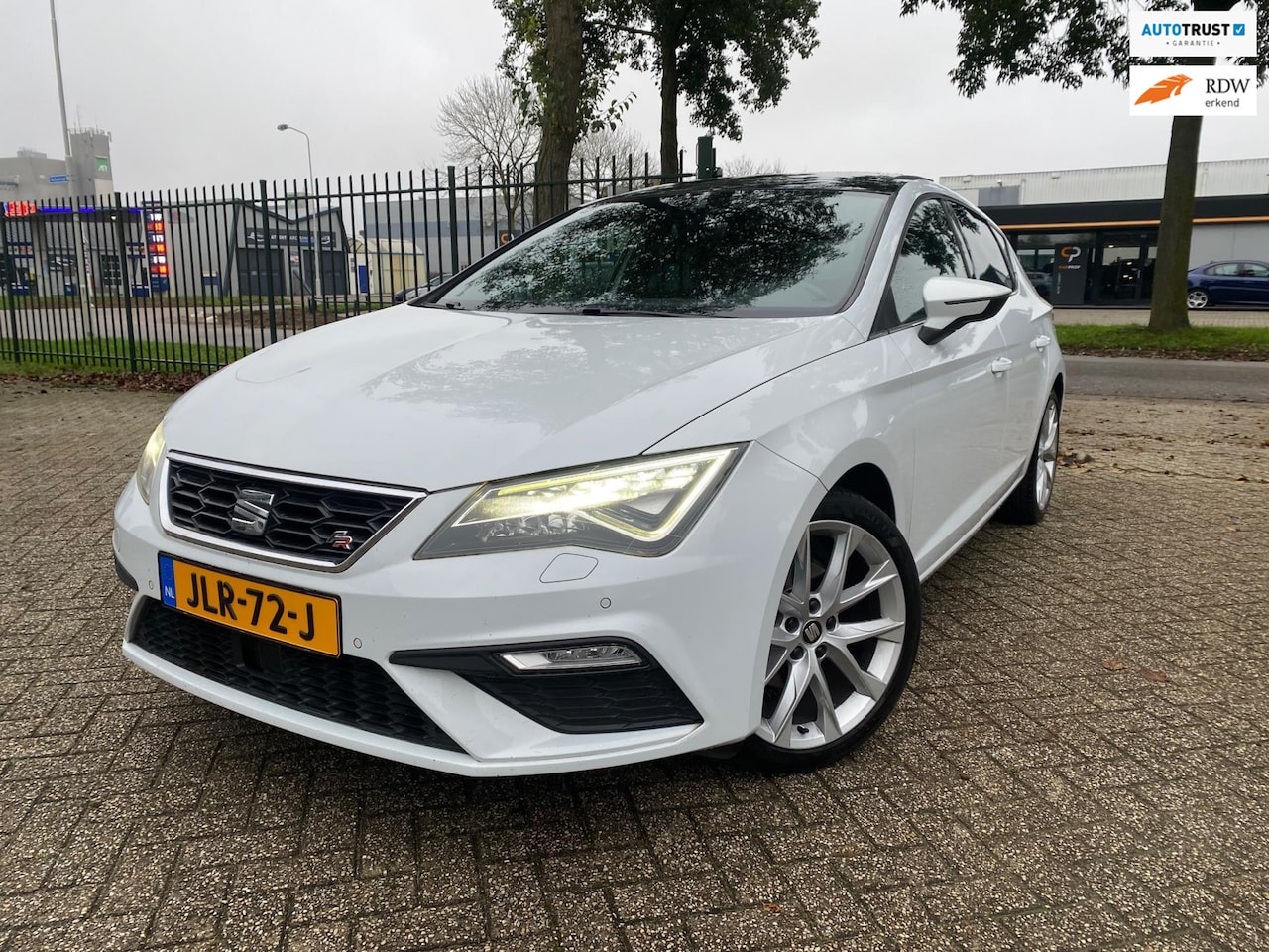 SEAT Leon - 1.4 EcoTSI FR Connect Panoramadak Cruise Pdc Stoelverw - AutoWereld.nl