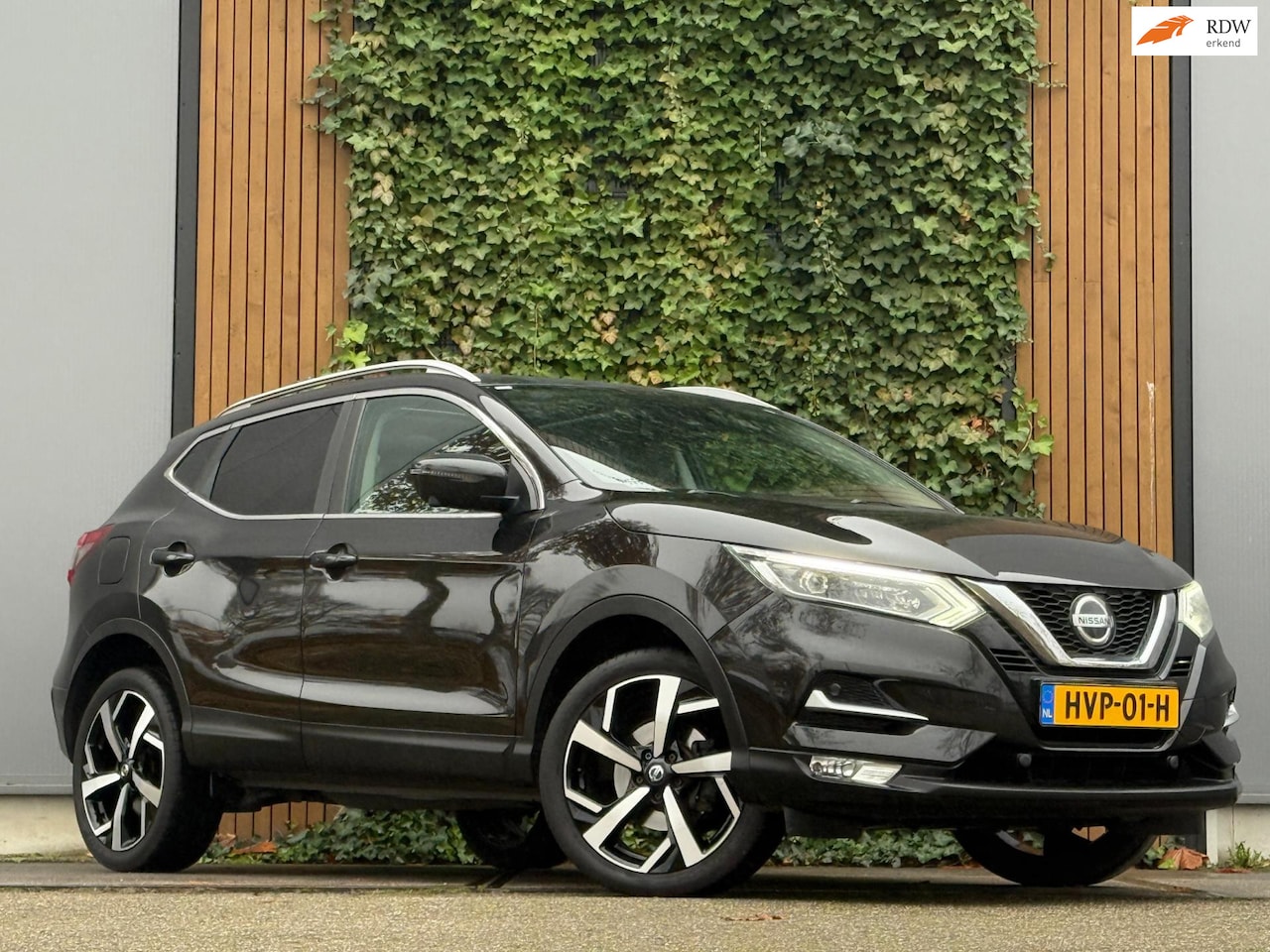 Nissan Qashqai - 1.3 DIG-T Tekna+PANO|LEDER|ACC|360|DEALER ONDERHOUDEN - AutoWereld.nl