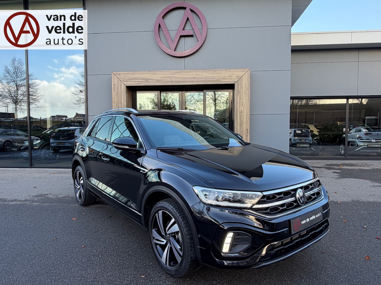Volkswagen T-Roc - 1.5 TSI 150pk DSG R-Line | Camera | Keyless | Elek. Achterklep | Dode hoek | Rijklaar incl - AutoWereld.nl