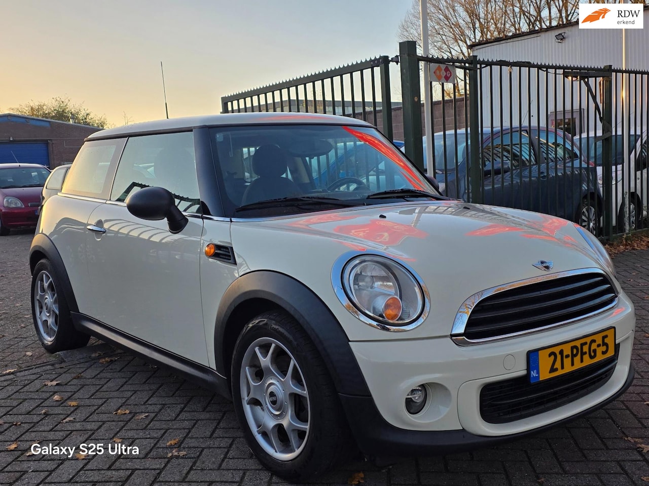 MINI One - Mini 1.6 MINIMALIST Business Line Zeer netjes airco elektrische ramen cv op afs - AutoWereld.nl