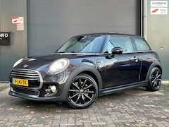 MINI Cooper - 1.5 Chili Serious Business PANO LED NAVI BLUETOOTH CLIMA CRUISE MF STUUR DEALER ONDERHOUDE