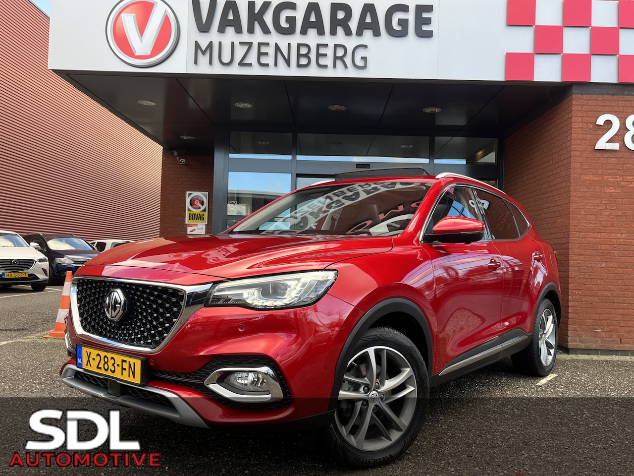 MG EHS - 1.5 TGDI Luxury // SCHUIF-KANTELDAK // NAVI // 360° CAMERA // APPLE CARPLAY-ANDROID AUTO / - AutoWereld.nl