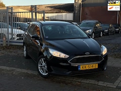 Ford Focus Wagon - 1.0 Trend | Nieuwe D-Riem | Trekhaak | Navigatie | 16” LMV |