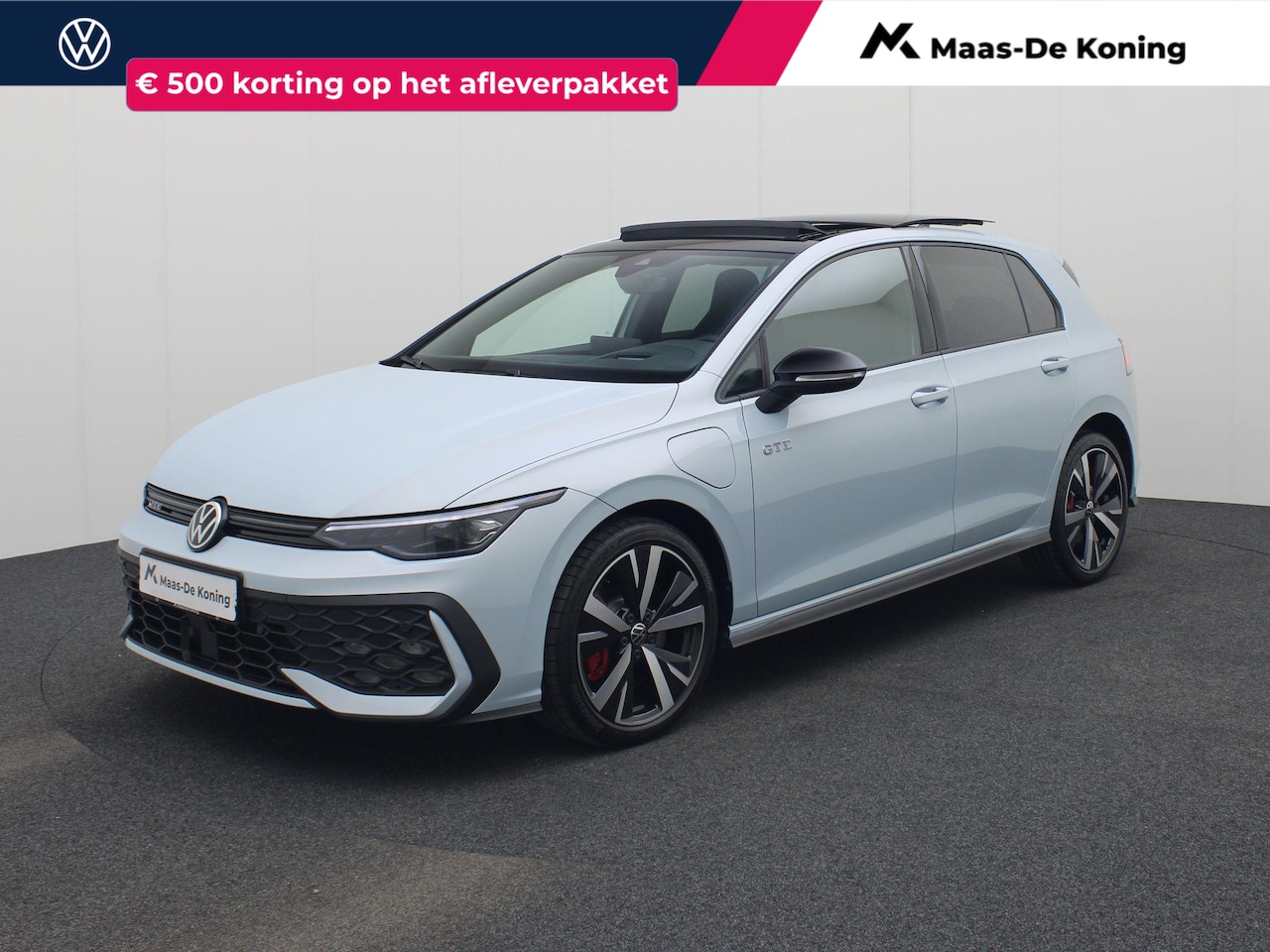 Volkswagen Golf - 1.5eHybrid 200kW/272PK GTE · Panoramadak · 360°Camera + Parkeersensoren · Trekhaak · Garan - AutoWereld.nl