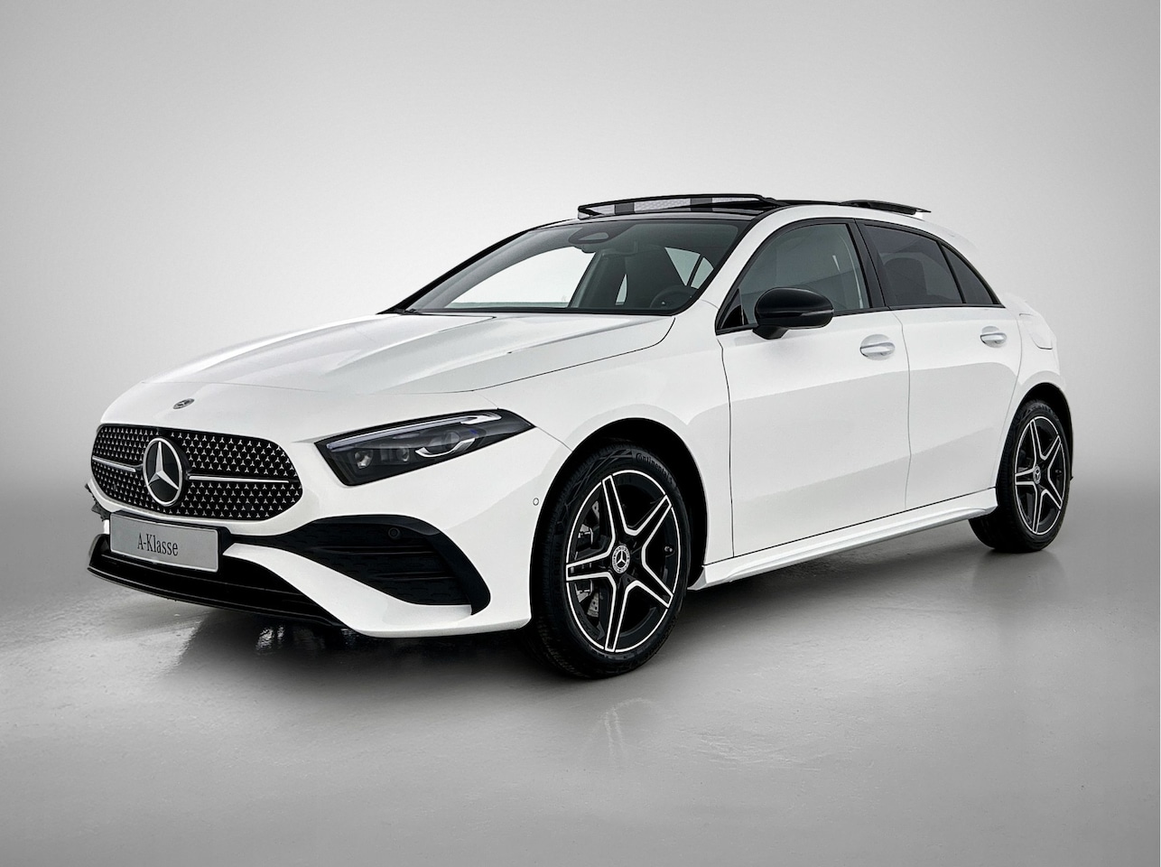 Mercedes-Benz A-klasse - 250 e Business Solution AMG | Nightpakket | Panoramaschuifdak | Multibeam LED | Stoelverwa - AutoWereld.nl