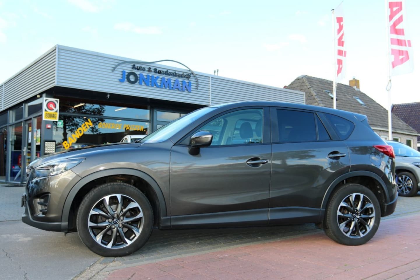 Mazda CX-5 - 2.0 SAG 165 ZEER LUXE NW.Staat trekhaak 1 JAAR garantie. - AutoWereld.nl