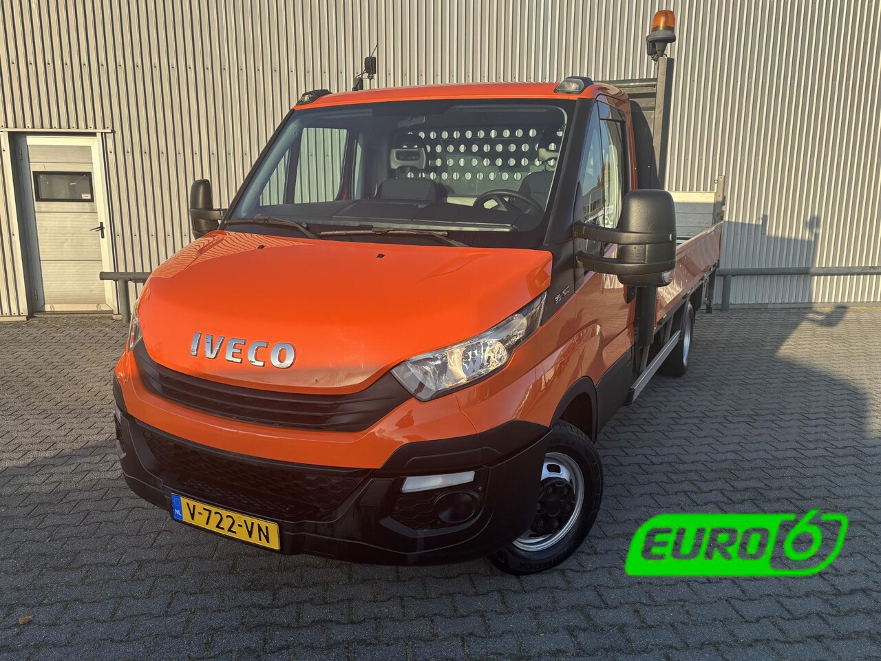 Iveco Daily - 35C14 2.3 *A/C*NAVI*HAAK*PICK-UP*LAADKLEP*3500KG* - AutoWereld.nl