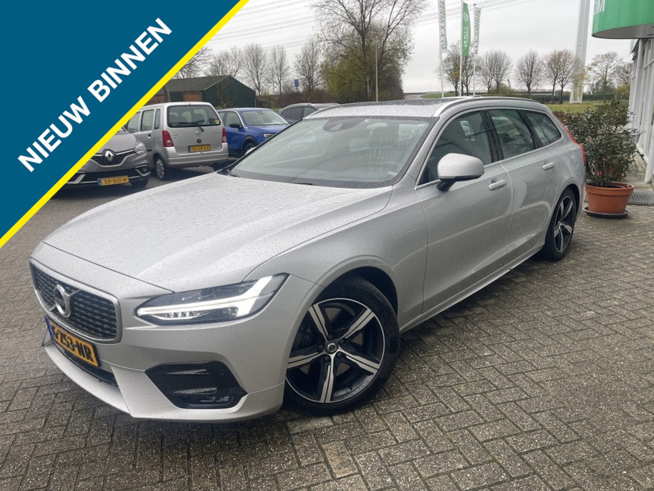 Volvo V90 - 2.0 T4 Business Sp. R-Design, Trekhaak, Pano, Polar - AutoWereld.nl