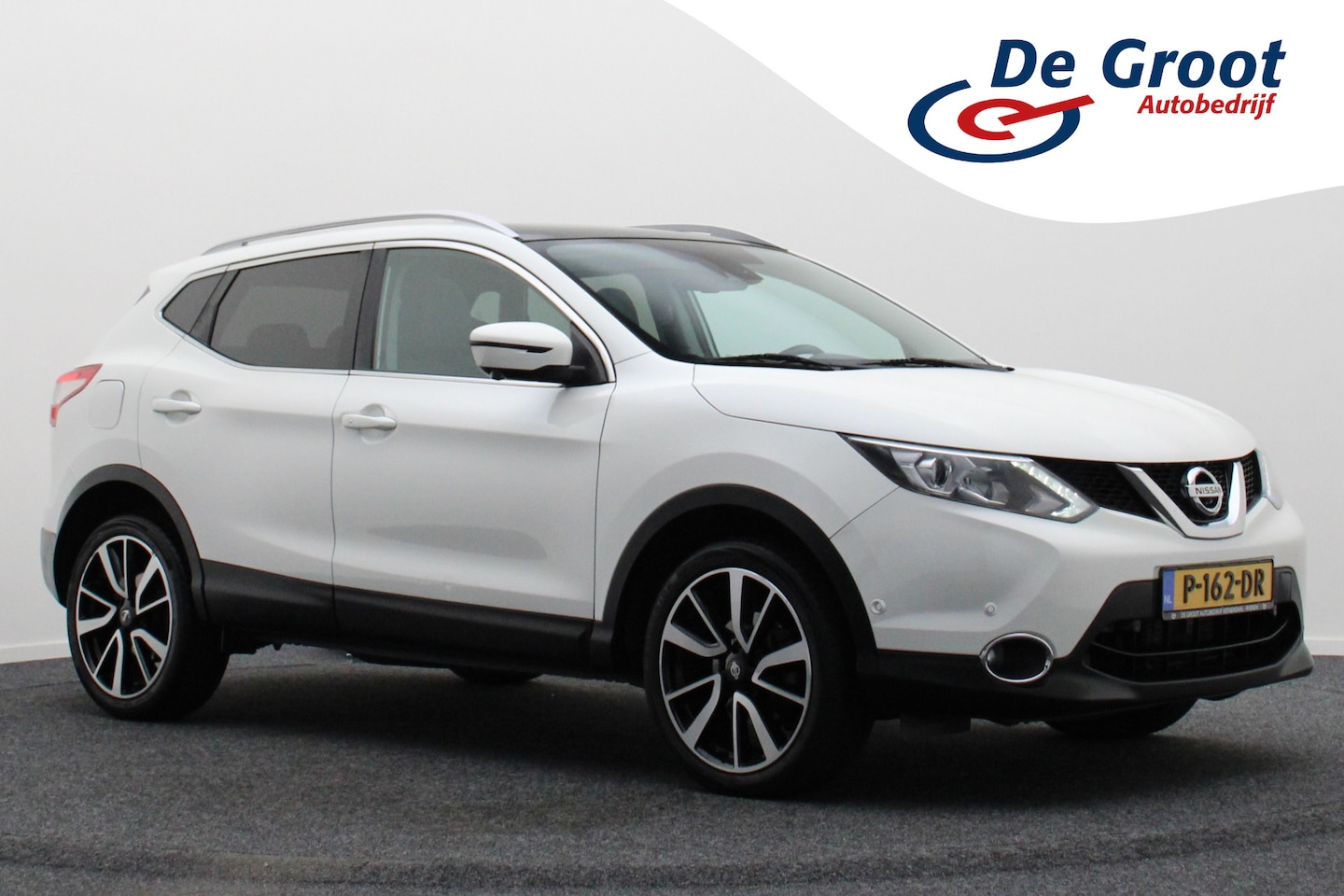 Nissan Qashqai - 1.2 N-Connecta Leer, 360° Camera, Panoramadak, Verwarmde Voorruit, Apple Carplay, 19'' - AutoWereld.nl