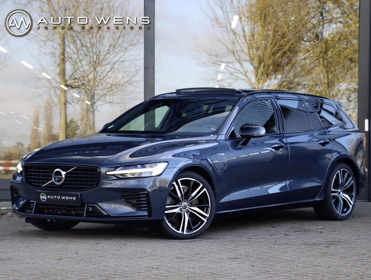 Volvo V60 - T8 AWD Plus Dark 455pk 360 Cam PanoDak Harman Kardon Trekhaak - AutoWereld.nl