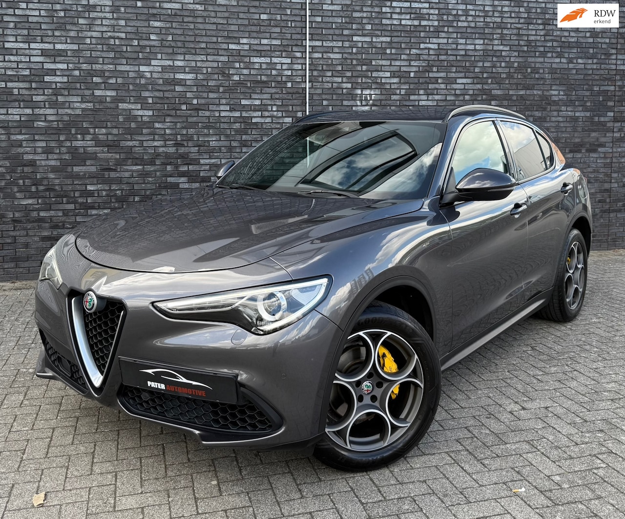 Alfa Romeo Stelvio - 2.0 T 280pk AWD Dealer Ondh|2300kg Trekgewicht|Camera|ACC|Nieuwstaat - AutoWereld.nl