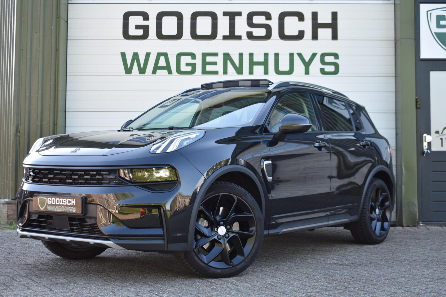 Lynk & Co 01 - 1.5 | Black on Black | Panorama | Carplay | - AutoWereld.nl