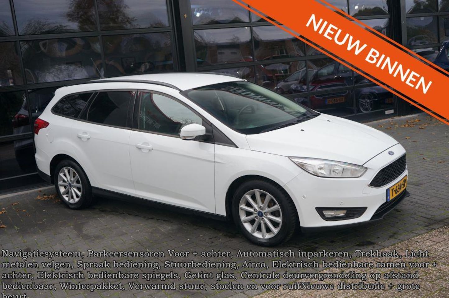 Ford Focus Wagon - 1.0 Lease Edition 1.0 Lease Edition, PDC, Navi, Airco, Winterpakket, trekhaak - AutoWereld.nl