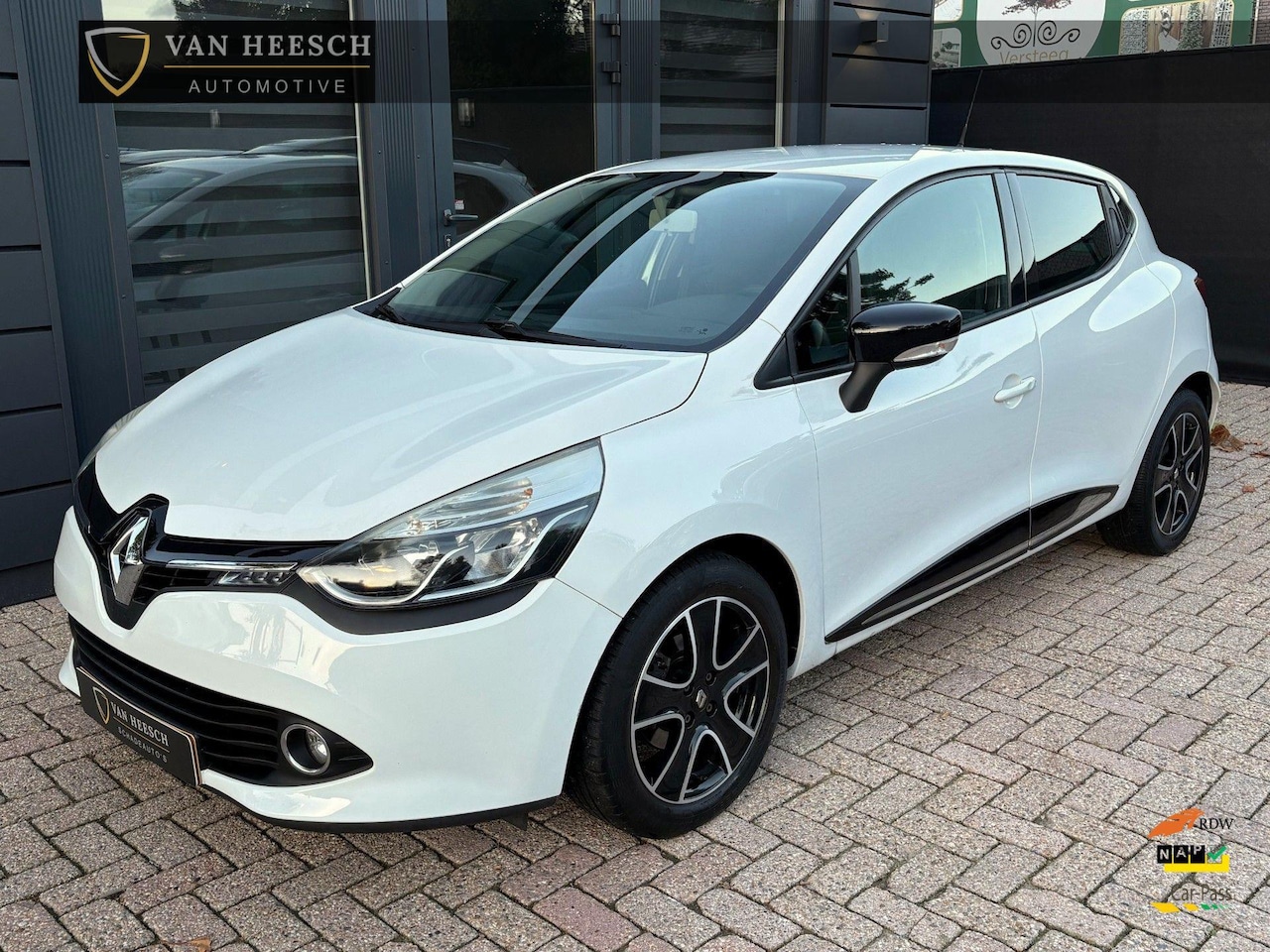 Renault Clio - 0.9 TCe Night & Day | Navi Pdc Lm-velgen | Schade - AutoWereld.nl