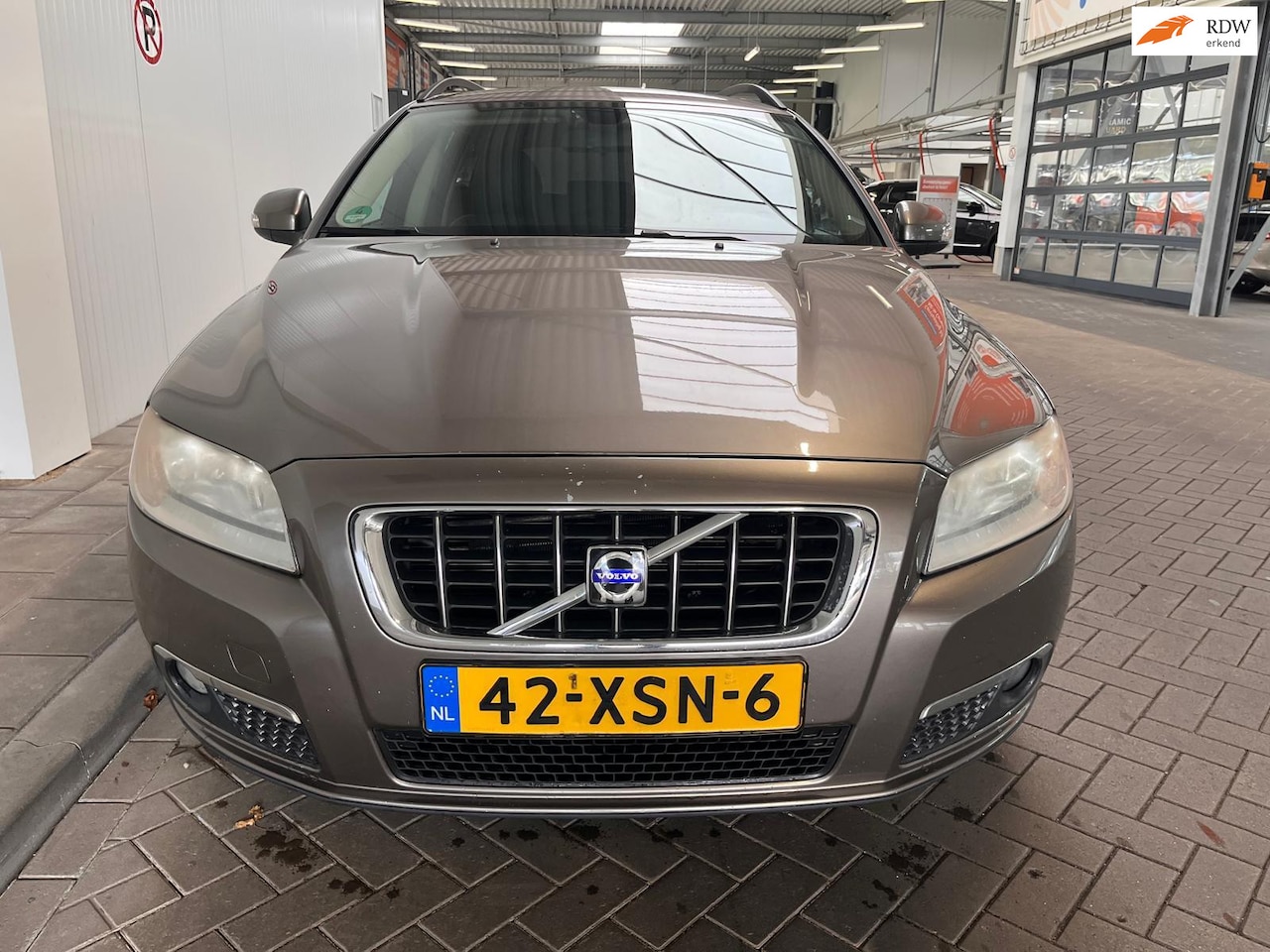 Volvo V70 - 2.0 2.0 - AutoWereld.nl