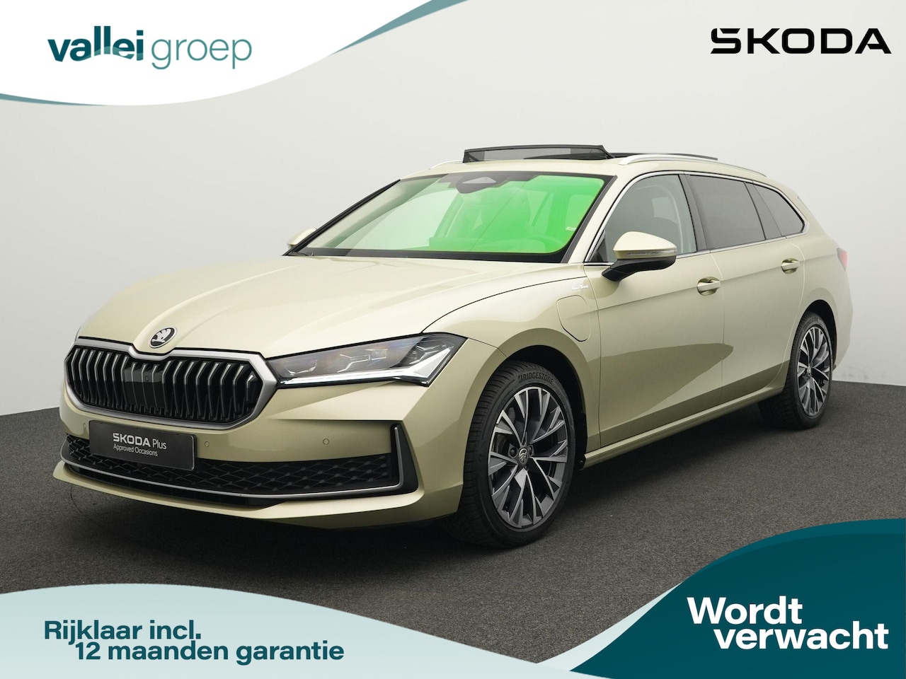 Skoda Superb Combi - 1.5 TSI 204 pk DSG PHEV Laurin & Klement | Panoramadak | Trekhaak | Adaptieve onderstelreg - AutoWereld.nl