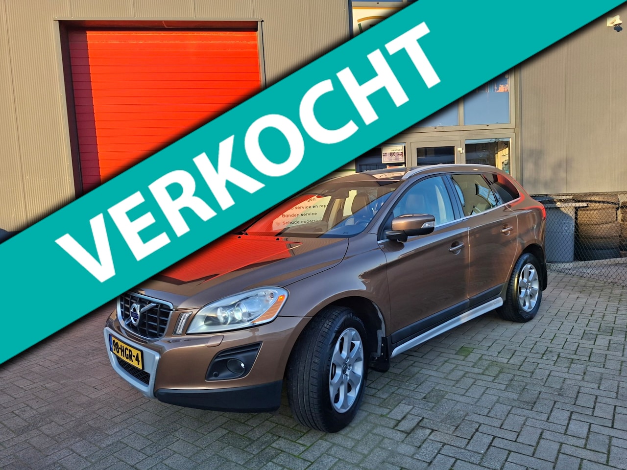 Volvo XC60 - 2.4 D5 AWD Summum YOUNGTIMER 1ste EIGENAAR - AutoWereld.nl