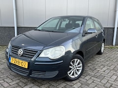 Volkswagen Polo - 1.2-12V Trendline Airco 1 jaar APK