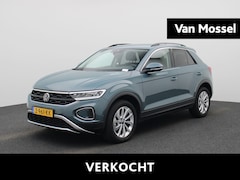 Volkswagen T-Roc - 1.5 TSI Life Edition | 150 PK | Automaat | Keyless | Navigatie | Airco | Trekhaak | Digita