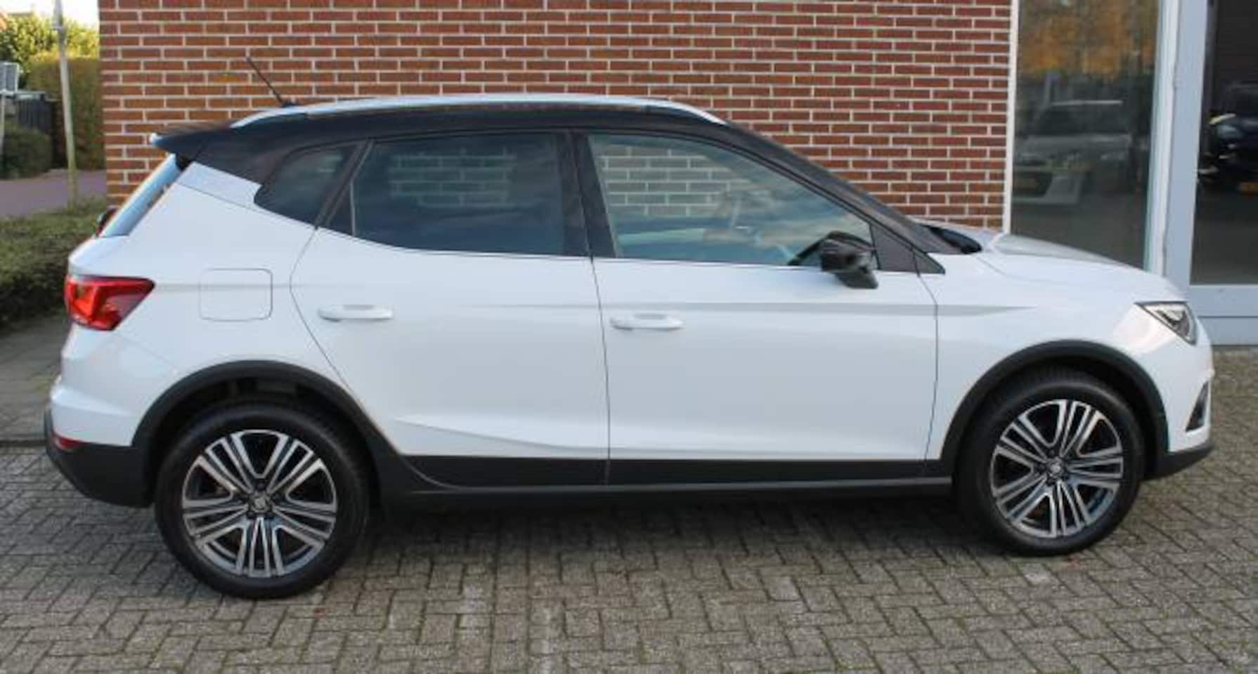 SEAT Arona - 1.0 TSI Xcellence Business Intense 1.0 TSI 115pk Xcellence Business Intense