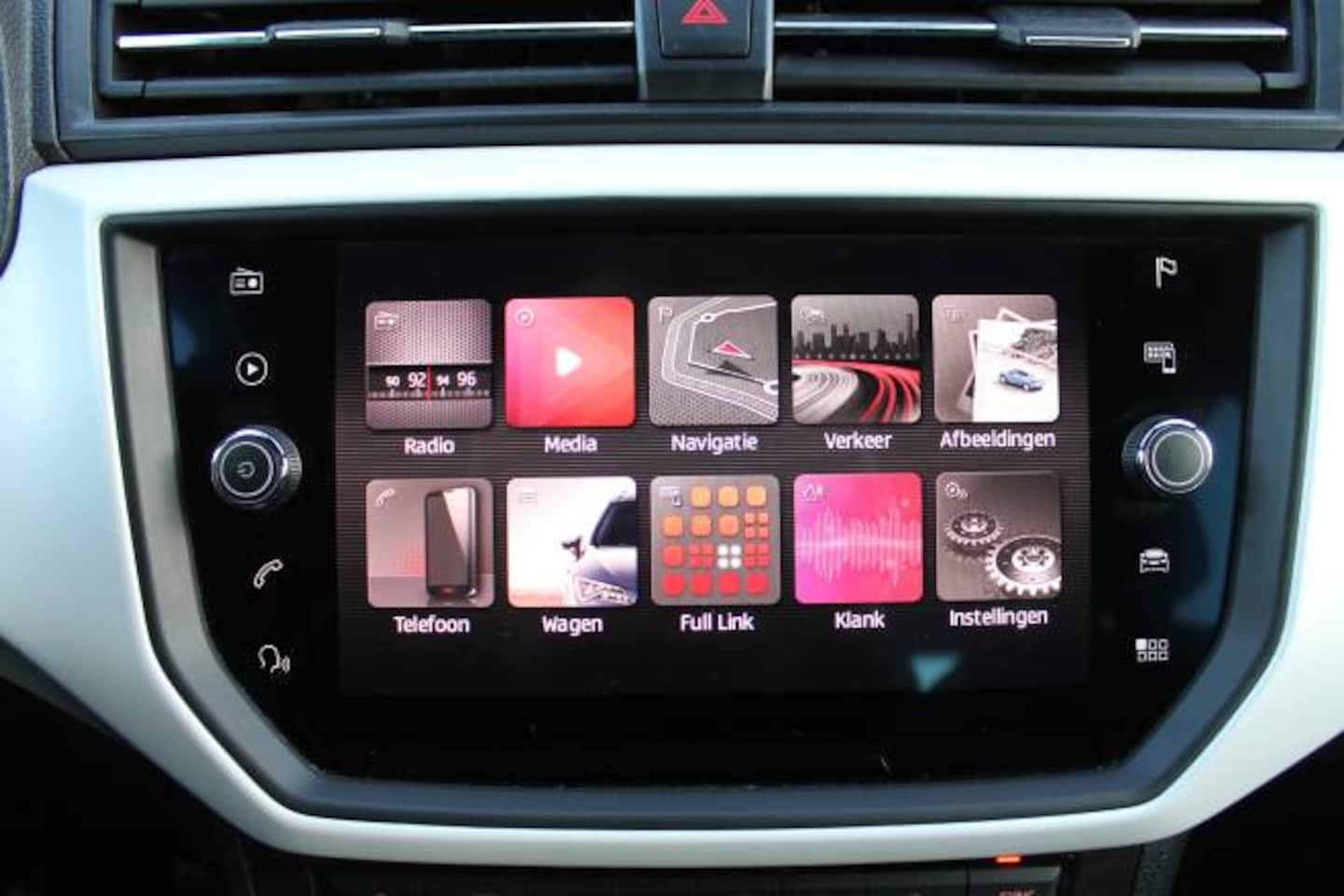 SEAT Arona - 1.0 TSI Xcellence Business Intense 1.0 TSI 115pk Xcellence Business Intense