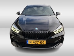 BMW 1-serie - 118i Business Ed. M Sport / Camera / Navigatie / Half leder / 17'' / Sportstoelen / CarPla