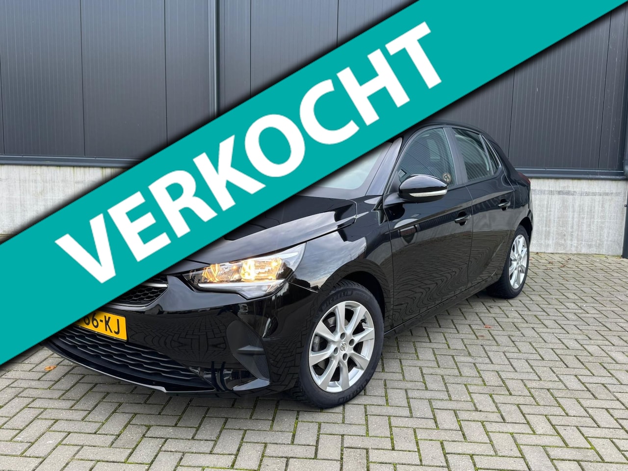 Opel Corsa - 1.2 Edition / cruise / navi / l.m. velgen / apple carplay ! - AutoWereld.nl