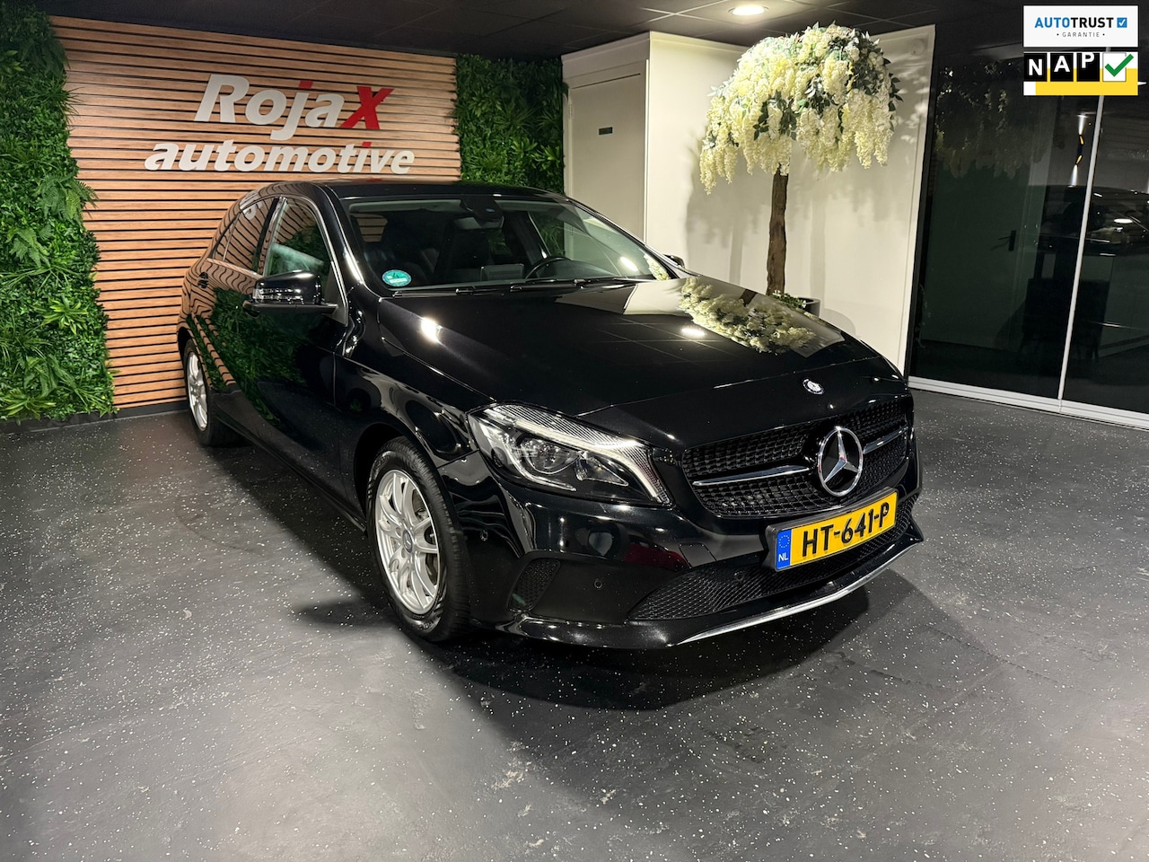 Mercedes-Benz A-klasse - 160 Ambition NAVI - XENON LED - TREKHAAK - STOELVERW. - AutoWereld.nl
