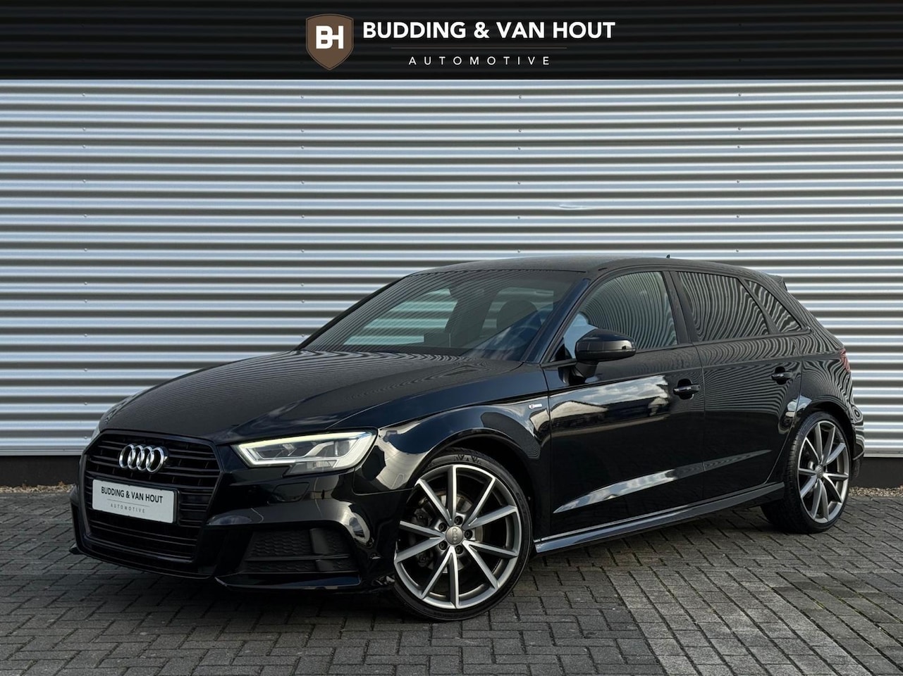 Audi A3 Sportback - Sportback 30 TFSI Sport S-Line Automaat Cruise Navi - AutoWereld.nl