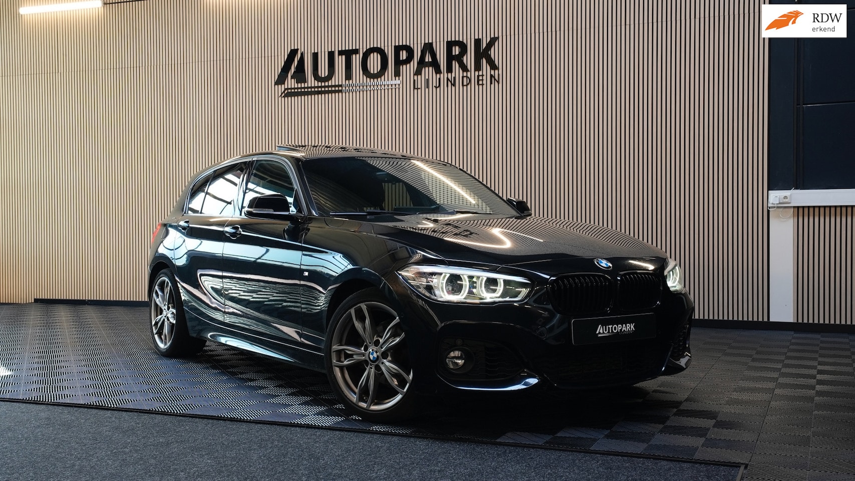 BMW 1-serie - 118i M-Sport SCHUIFDAK/KEYLESS/MPAKKET/LED/CAMERA/ALACANTARA/NIEUWE APK/VOL! - AutoWereld.nl