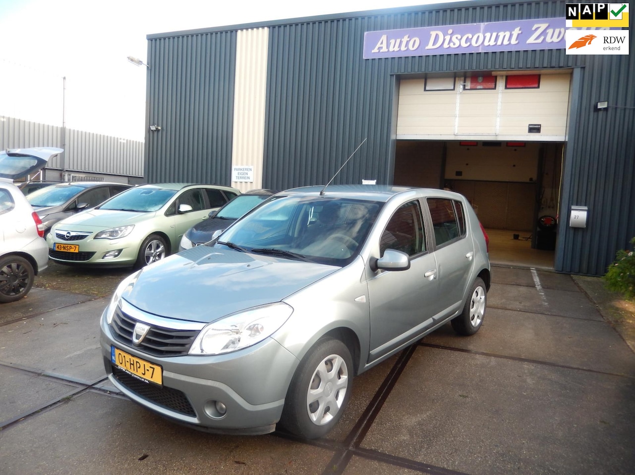 Dacia Sandero - 1.6 Lauréate AIRCO - AutoWereld.nl