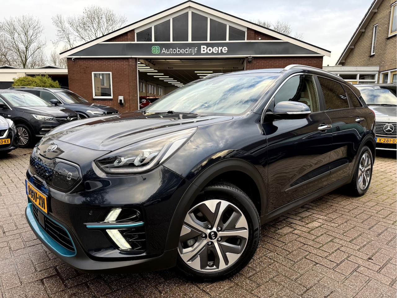 Kia e-Niro - ExecutiveLine 64 kWh 3-Fase, Trekhaak, Leer, Camera, Stoel/Stuur Verwarming - AutoWereld.nl