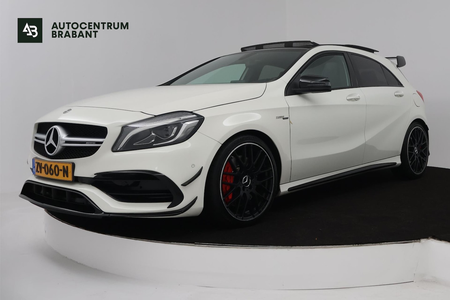 Mercedes-Benz A-klasse - AMG 45 4MATIC (PANORAMADAK, AERO PAKKET, KUIPSTOELEN, STOELVERWARMING, CAMERA, DEALER ONDE - AutoWereld.nl