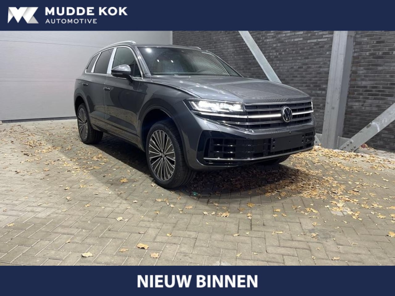 Volkswagen Touareg - 3.0 TSi eHybrid 4MOTION Elegance | NIEUW | Panoramadak | Head-Up | 360° Camera | Trekhaak - AutoWereld.nl