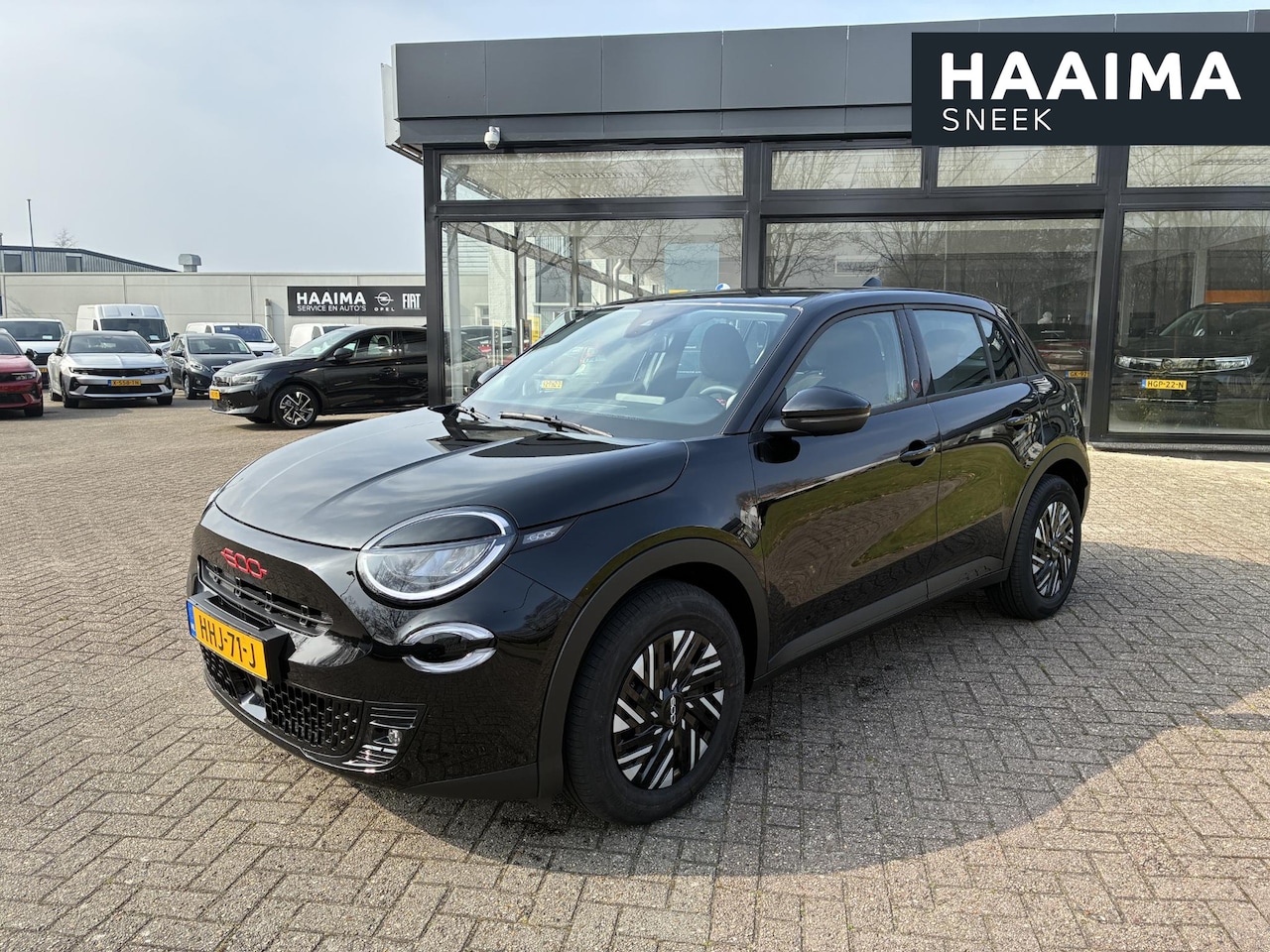Fiat 600e - RED 54 kWh | Climate control | Apple Carplay/Android Auto | Parkpilot | Cruise control | K - AutoWereld.nl