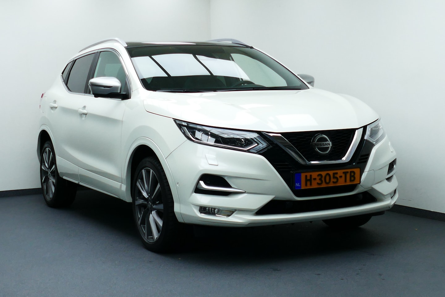 Nissan Qashqai - 1.3 160pk DIG-T Tekna +. Panodak, BOSE, Leer, 360 Camera, Haak 1500kg - AutoWereld.nl