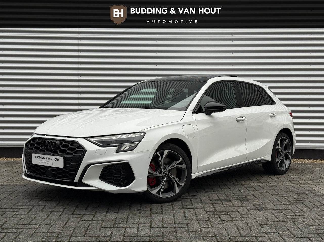 Audi A3 Sportback - 45 TFSIe S-Line Pano B&O Sfeer Camera Matrix ACC - AutoWereld.nl
