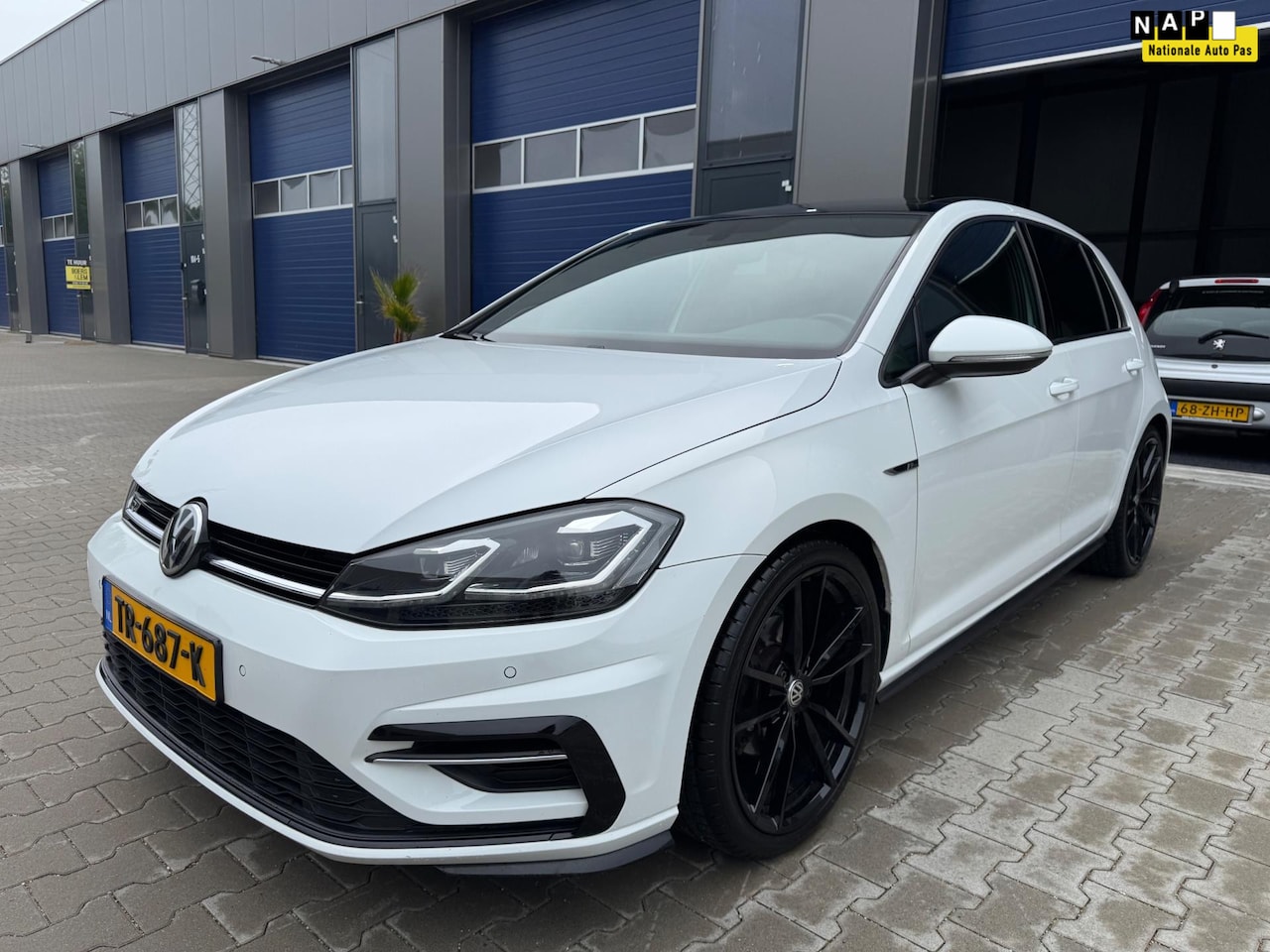 Volkswagen Golf - 1.5 TSI 3x R line pano dsg 19inch Nieuwstaat!! - AutoWereld.nl
