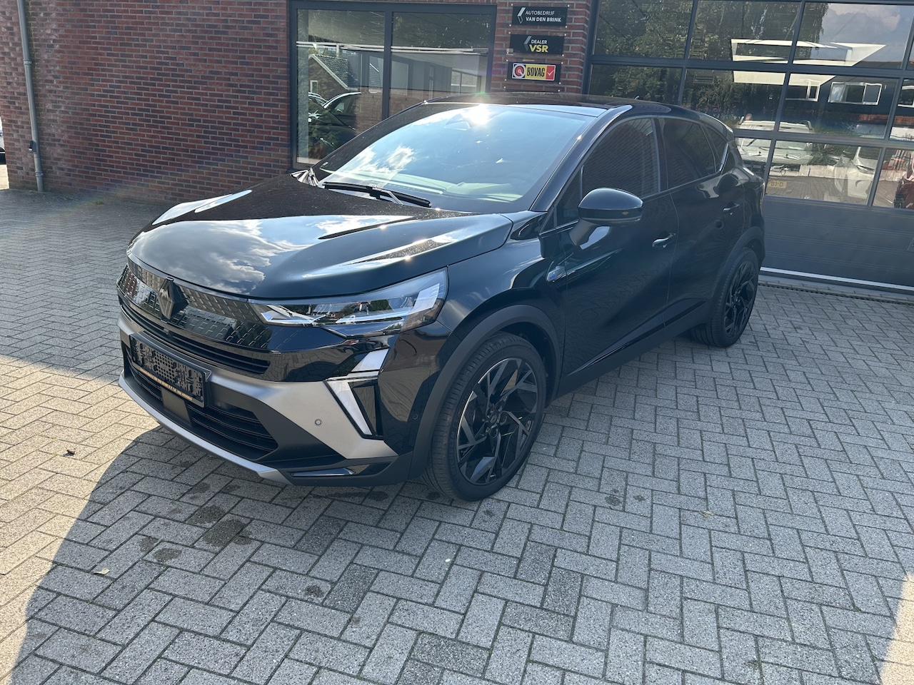 Renault Captur - 1.6 E-Tech full hybrid 145 esprit Alpine/Schuifdak/stoel en stuur verwarmd/360 camera - AutoWereld.nl