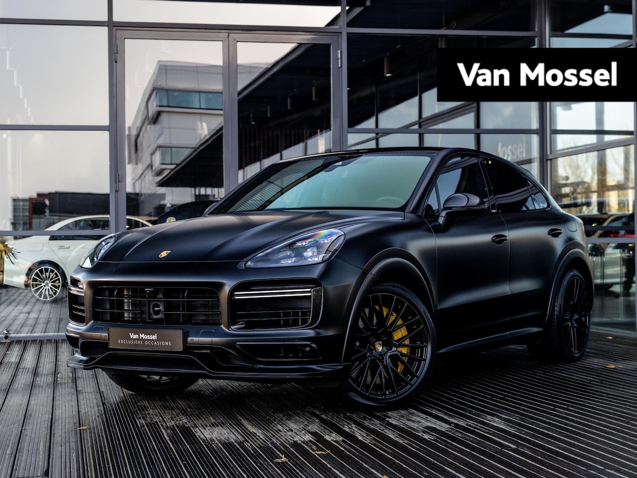 Porsche Cayenne Coupé - 4.0 Turbo S E-Hybrid | SPORTDESIGN CARBON | SPORTCHRONO | SPORTUITLAATSYSTEEM | 1E EIGENAA - AutoWereld.nl