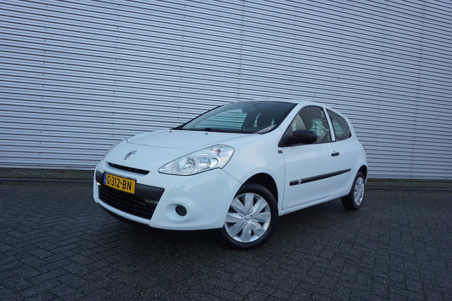 Renault Clio - 1.2 Night & Day Airco / Elektr. ramen - AutoWereld.nl