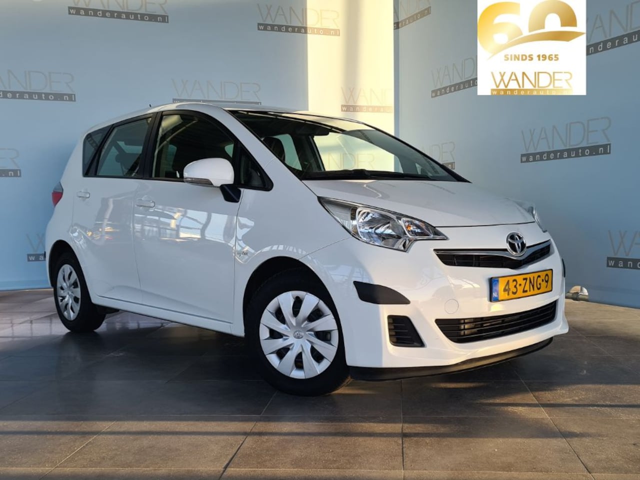 Toyota Verso S - 1.3 VVT-i Comfort Plus /Radio/Elektrische ramen voor - AutoWereld.nl