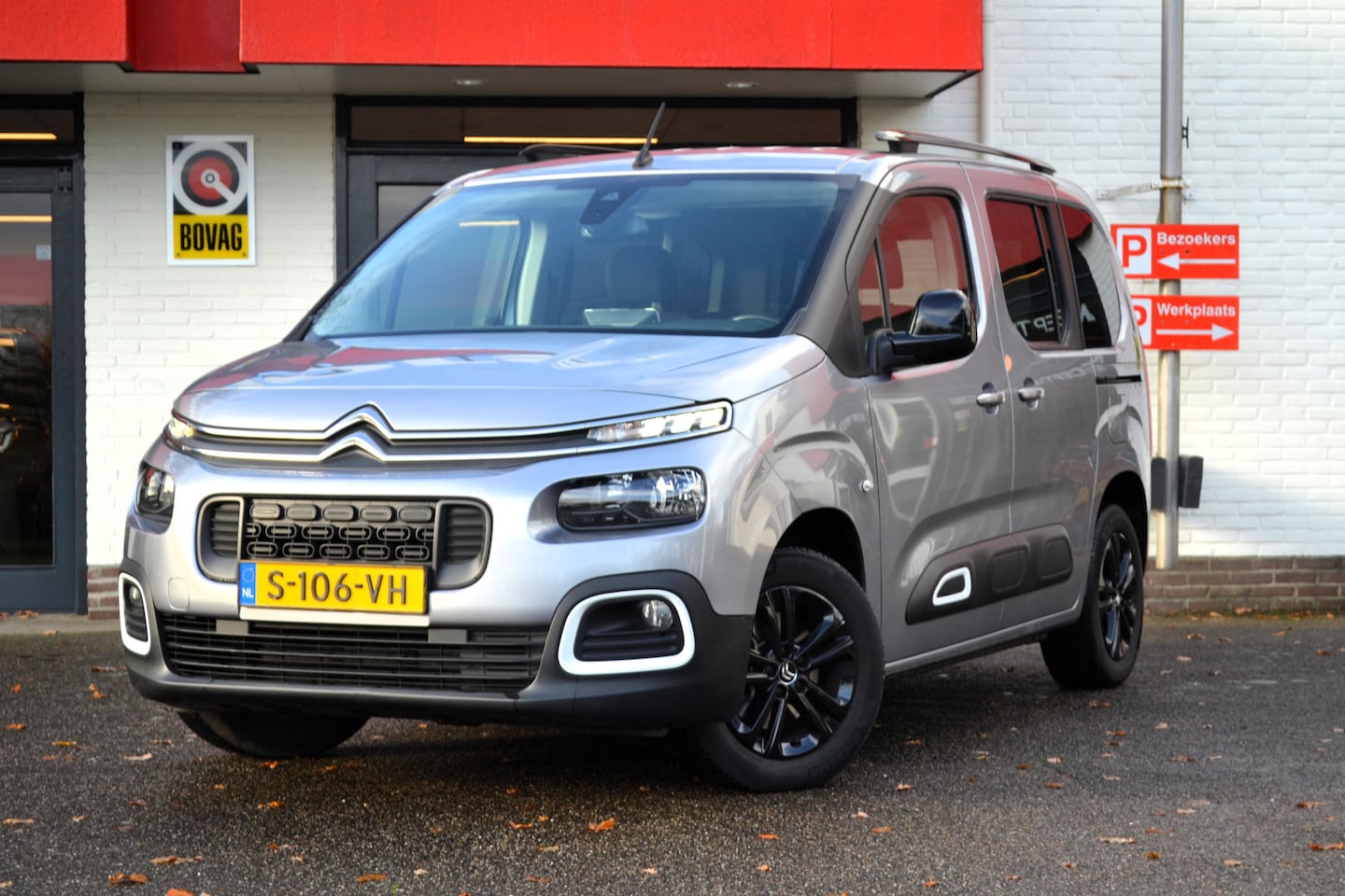 Citroën Berlingo - 1.2 PureTech Shine 1.2 PureTech Shine, 130 Pk, Automaat, Navi, Airco, Pdc, trekhaak, etc etc - AutoWereld.nl